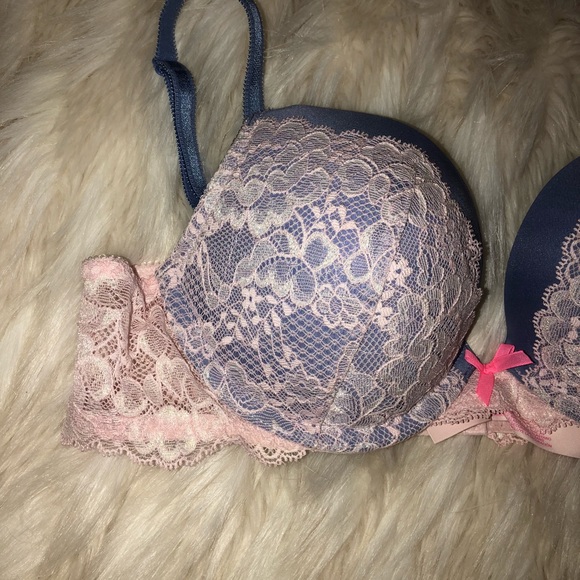 NWOT Victoria’s Secret lace push up bra - Picture 2 of 3